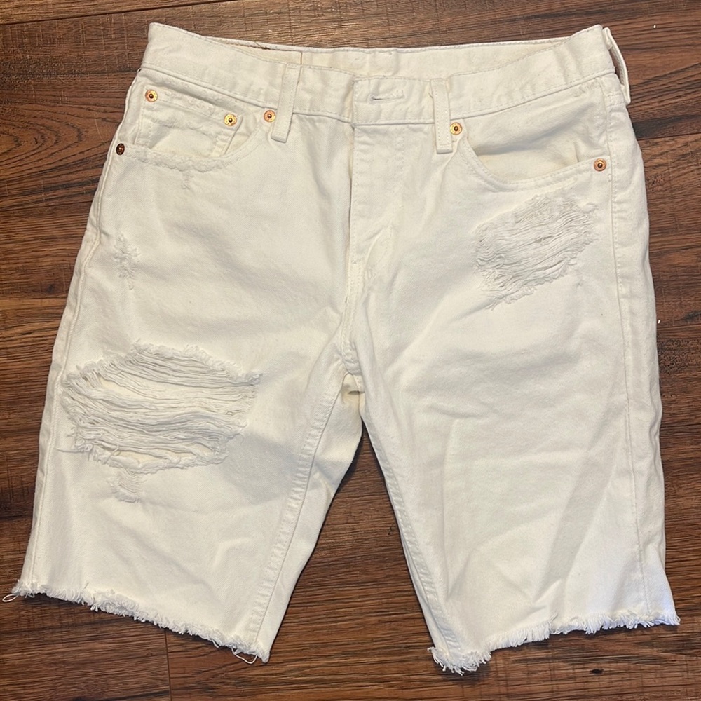 Levi’s 511 Distressed shorts